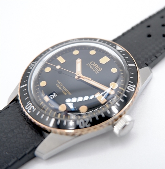 Divers Sixty-Five